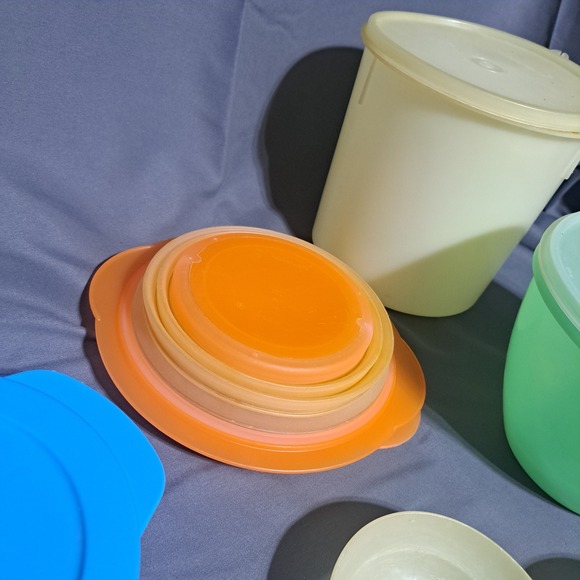 VTG Tupperware Lot of Canisters Bowls Lunch Meat Holder Mini Bowls - Picture 6 of 6